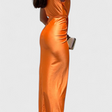 Elegante Vestido Midi Lakisha con Fruncido y Escote Profundo