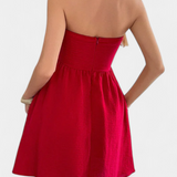 Vestido Mini Halter Kassandra con Espalda Abierta y Corte Evasé para un look irresistible