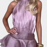 Azucena - Elegante vestido mini con espalda abierta y cintura plisada para un estilo chic y sofisticado