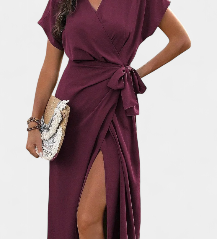 Begoña Vestido Cruzado Elegante con Cinturón y Detalle de Abertura Sutil