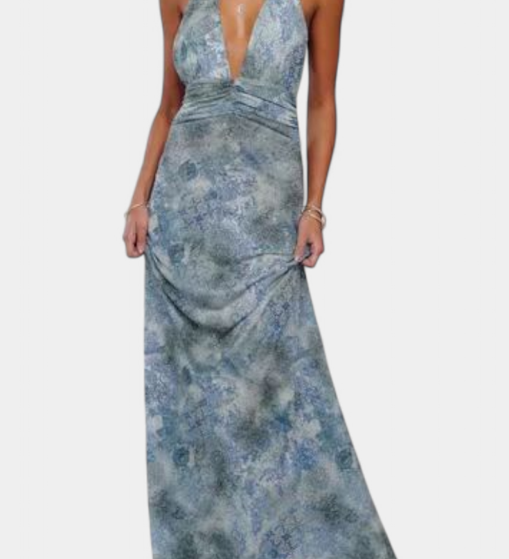 Elegante vestido maxi de lunares con escote halter y cintura fruncida para un estilo inolvidable