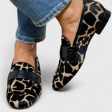 Zapatillas de Cuero Annelore con Tacón Bajo y Diseño Único para un Estilo Elegante