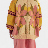 Casualidad Elegante: Cárdigan de Punto con Patrón Floral y Toque Relax