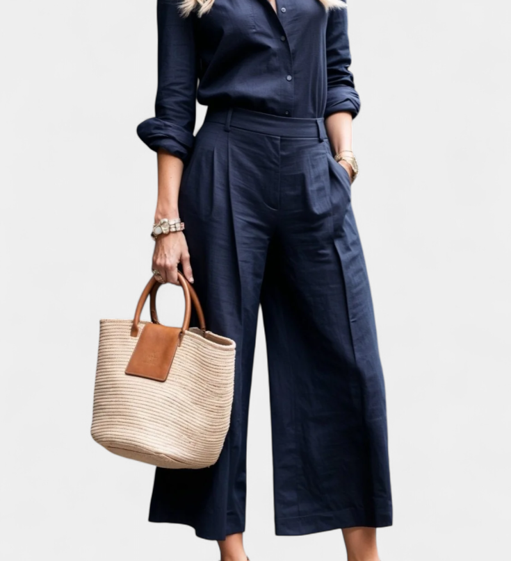 Conjunto Rosa Sabina con Camisa Suelta y Pantalones Capri Elegantes