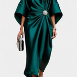 Elegante Vestido Largo de Satén con Brillo Lujoso Ubelia