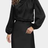 Elegante Vestido Maxi Cecila con Cuello Alto y Encantador Detalle Floral