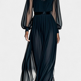 Elegante vestido maxi de gasa plisada con transparencias para ocasiones especiales