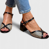 Ustinya Tacones Negros Elegantes con Detalles de Colores y Correa Ajustable al Tobillo