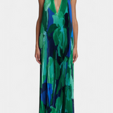 Vestido Largo Giselle con Plisado, Escote Halter y Estilo Elegante en Movimiento