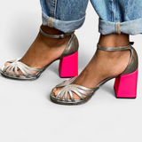 Solea – Elegantes Sandalias Clásicas con Detalle de Tira Dorada