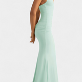 Lusiana Elegante Vestido Largo de Noche con Espalda Descubierta y Escote Halter para Brillar en Tus Momentos Especiales