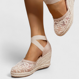 Sandalias Ortopédicas Phylis con Malla Floral y Talón Plataforma para Máximo Confort