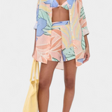 Lumina Conjunto Tropical Elegante con Camisa Suelta y Shorts de Cintura Alta