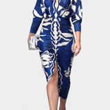 Elegante Vestido Largo Diva con Floral Estampado, Encantador Escote en V y Detallada Abertura Lateral