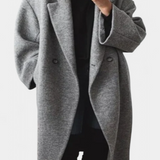 Lora Abrigo Clásico Felisha con Corte Elegante y Estilo Atemporal para un Look Sofisticado