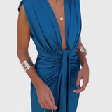 Elegante Vestido Midi Lakisha con Fruncido y Escote Profundo