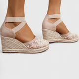 Sandalias Ortopédicas Phylis con Malla Floral y Talón Plataforma para Máximo Confort