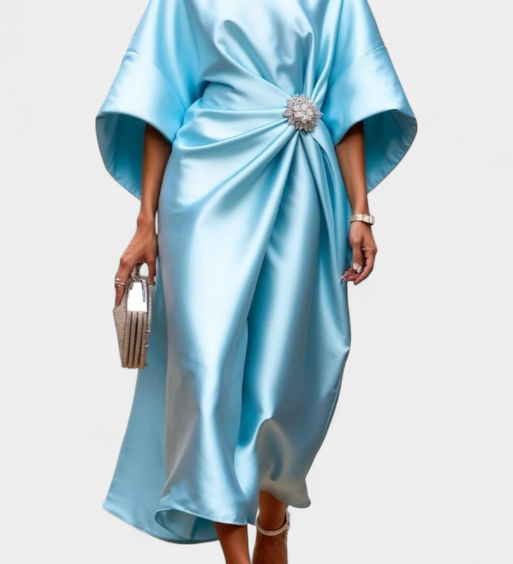 Elegante Vestido Largo de Satén con Brillo Lujoso Ubelia