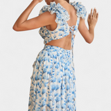 Elegante vestido de chifón Zuleika con volantes y aperturas laterales para un estilo sofisticado