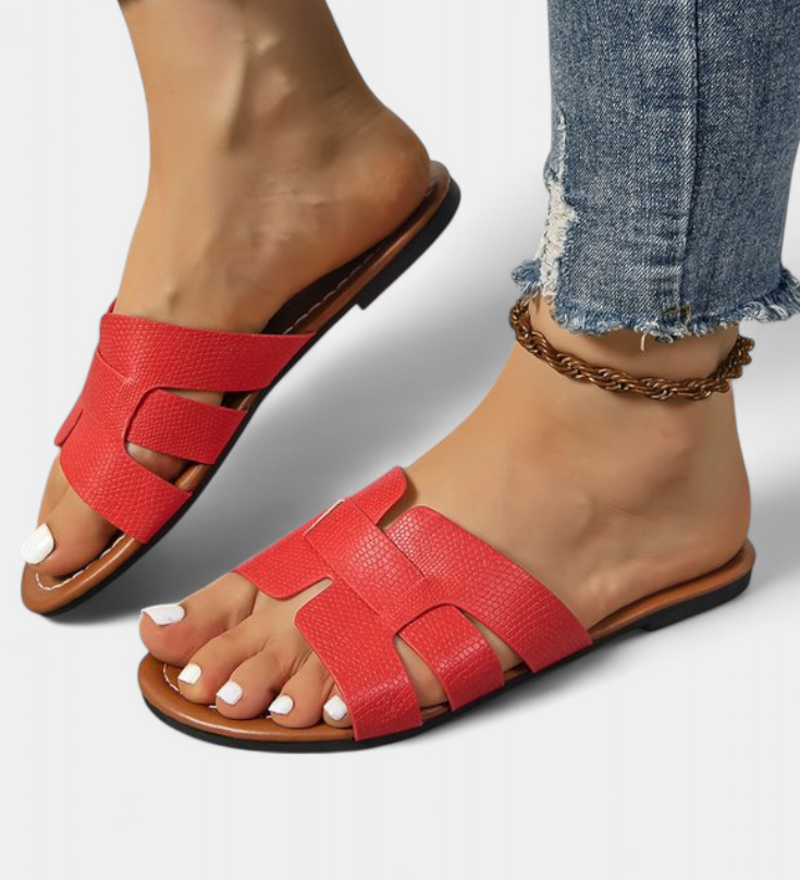 Silvia Sandalias Planas con Elegante Diseño Clásico y Moderno Corte Geométrico