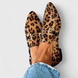 Zapatos de Lluvia Elegantes con Diseño Grabado y Tacón Delicado