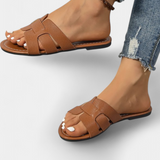 Silvia Sandalias Planas con Elegante Diseño Clásico y Moderno Corte Geométrico