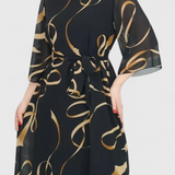 Amelie Vestido Midi Estampado con Cinturón Ajustable y Diseño Versátil para Toda Ocasión