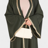 Ginebra Abaya Elegante con Bordado Dorado y Diseño Fluido