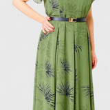 Elegante vestido midi de chiffon verde con corte en A para un estilo sofisticado