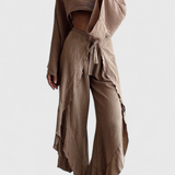 Conjunto Casual Maeva de Dos Piezas con Detalle de Abertura y Lazo para un Estilo Moderno y Confortable