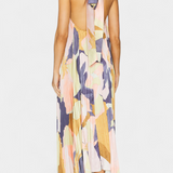 Vestido Largo Giselle con Plisado, Escote Halter y Estilo Elegante en Movimiento