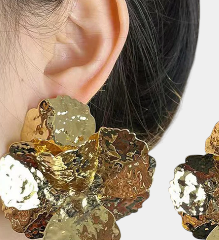 Pendientes Elegantes con Diseño de Flor Brillante