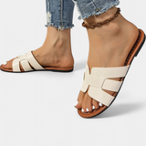 Silvia Sandalias Planas con Elegante Diseño Clásico y Moderno Corte Geométrico