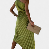 Elegante Leire Vestido de Cóctel Asimétrico con Aplique Floral y Falda Plisada para Destacar en Cada Ocasión