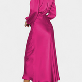 Elegante Vestido Maxi Cecila con Cuello Alto y Encantador Detalle Floral