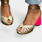 Solea – Elegantes Sandalias Clásicas con Detalle de Tira Dorada
