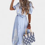 Elegante Vestido Camisero Bordado Nerea con Cinturón y Detalles de Manga Abullonada
