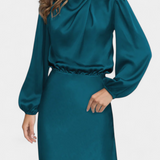 Elegante Vestido Maxi Cecila con Cuello Alto y Encantador Detalle Floral