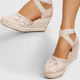 Sandalias Ortopédicas Phylis con Malla Floral y Talón Plataforma para Máximo Confort
