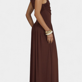 Elegante Vestido Maxi sin Mangas Maddy con Drapeado Lateral para un look sofisticado