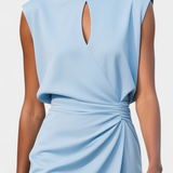 Elegante vestido midi de manga larga con cuello redondo para un estilo sofisticado