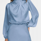 Elegante Vestido Maxi Cecila con Cuello Alto y Encantador Detalle Floral