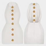 Yvonne Vestido Mini Halter con Escote en V, Espalda Abierta y Encantador Detalle Floral