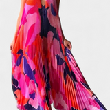 Vestido Largo Giselle con Plisado, Escote Halter y Estilo Elegante en Movimiento