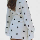 Romara Vestido Mini de Lunares con Manga Larga y Cintura Entallada - Perfecto para un estilo chic y cómodo
