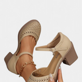 Elegantes Botines de Mujer en Cuero Sintético con Detalle de Hebilla Decorativa