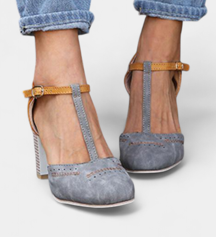 Elegantes Tacones de Bloque con Correa en T y Detalle Perforado para un Estilo Moderno