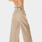 Elegante Conjunto de Chaleco de Encaje con Espalda Abierta y Pantalones Anchos para un Estilo Sofisticado