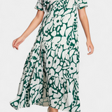 Vestido Nélida de Tela Ligera con Estampado y Escote en V para un Estilo Elegante y Confortable