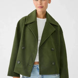 Chaqueta Destiny de corte corto con doble botonadura para un estilo moderno y elegante